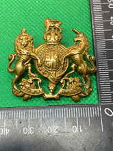 Load image into Gallery viewer, Original WW1 / WW2 British Army - General Service Cap Badge
