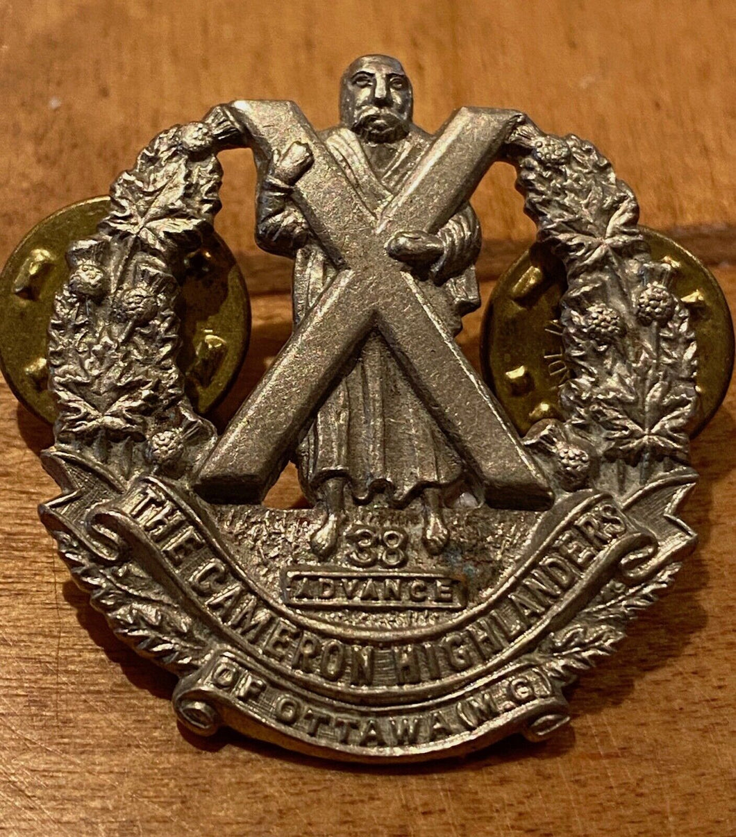 WW2 Onwards Canadian Army The Cameron Highlanders of Ottawa collar badge