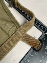 Lade das Bild in den Galerie-Viewer, Original WW2 US Army M1928 Haversack Pack Tail - 1941 Dated
