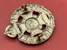 Load image into Gallery viewer, WW1 / WW2 British Army THE RIFLE BRIGADE REGIMENT White Metal Cap Badge.
