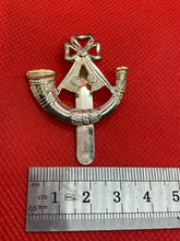 Charger l&#39;image dans la galerie, Original British Army Light Infantry Anodised (Staybrite) Cap Badge
