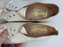 Load image into Gallery viewer, Original WW2 British Army Women&#39;s White Summer Shoes - ATS WAAF - Size 250s
