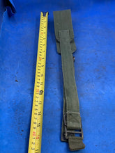 Charger l&#39;image dans la galerie, Original WW2 British Army 44 Pattern Shoulder Strap - 1945 Dated
