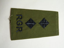 Load image into Gallery viewer, RGR Gurkha Rifles OD Rank Slides / Epaulette Pair Genuine British Army - NEW
