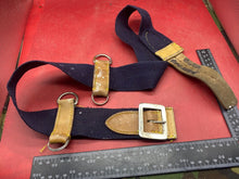 Charger l&#39;image dans la galerie, WW2 British Army Hussars Blue Canvas and Leather Belt with Fittings
