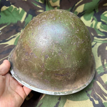 Lade das Bild in den Galerie-Viewer, Original WW2 British / Canadian Army Mk3 Turtle Helmet &amp; Liner
