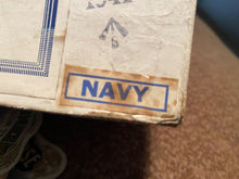 Charger l&#39;image dans la galerie, WW2 Royal Navy Grey Mending Wool for Individual Sailor&#39;s Repairs to Socks etc.
