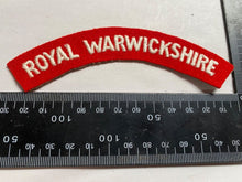 Load image into Gallery viewer, WW2 British Army ROYAL WARWICKSHIRE Regimental Shoulder Title. - The Militaria Shop
