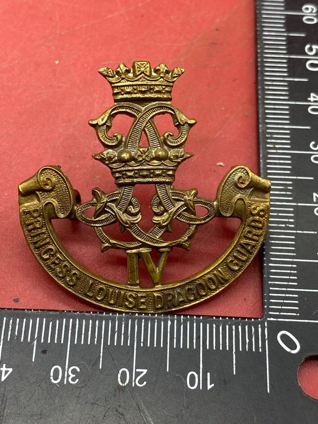 WW1 / WW2 British Army 4th Princess Louise Dragoon Guards - Brass Cap Badge.