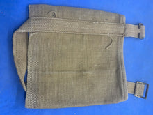 Charger l&#39;image dans la galerie, WW2 British Army / RAF 37 Pattern Webbing Water Bottle Carrier Harness Original
