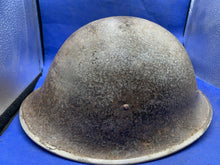 Lade das Bild in den Galerie-Viewer, WW2 Canadian / British Army Mk3 Turtle Helmet Original
