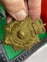 Load image into Gallery viewer, Original Queen&#39;s Crown British Army Royal Marines Cap Badge
