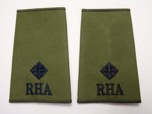 Charger l&#39;image dans la galerie, OD Green Rank Slides / Epaulette Pair Genuine British Army - RHA Lance Corporal
