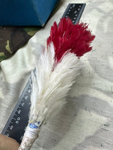 Load image into Gallery viewer, Genuine British Army White Hackle / Feather Plume - Fusiliers
