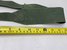 Charger l&#39;image dans la galerie, Original WW2 British Army 44 Pattern Shoulder Strap - 1945 Dated
