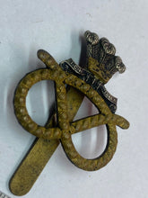 Load image into Gallery viewer, British Army - 1st Battalion Staffordshire Regiment Cap Badge
