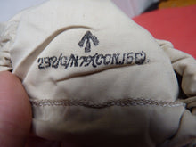 Load image into Gallery viewer, Original WW2 British Army Gunners Winter White Gloves
