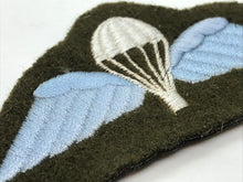 Load image into Gallery viewer, A British Army paratroopers dress uniform jump qualification badge ---- B17
