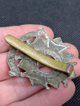 Load image into Gallery viewer, Original WW2 British Army Bedfordshire and Hertfordshire Brass Cap Badge
