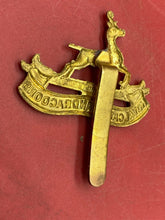 Charger l&#39;image dans la galerie, WW1 / WW2 Canadian Army - Royal Canadian Dragoons Brass Cap Badge.
