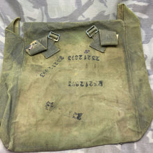 Charger l&#39;image dans la galerie, Original WW2 British Army 37 Pattern Large Pack - 1940 Dated
