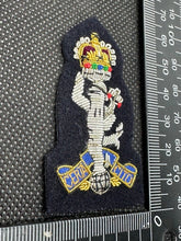 Charger l&#39;image dans la galerie, British Royal Army Signal Corps Bullion Cap / Beret / Blazer Badge - UK Made
