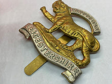 Load image into Gallery viewer, Original WW1 / WW2 British Army - The Leicestershire Regiment Cap Badge
