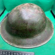 Lade das Bild in den Galerie-Viewer, Britischer Armee-Mk2-Brodie-Helm – Original aus dem 2. Weltkrieg – südafrikanische Herstellung 
