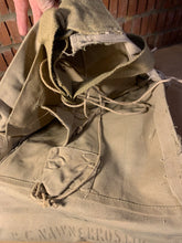 Lade das Bild in den Galerie-Viewer, Original WW2 British Army Indian Made Soldiers Gas Mask Bag &amp; Strap - 1943 Dated
