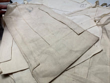 Lade das Bild in den Galerie-Viewer, Original WW2 British Army Soldiers White Wash Kit 1945 Dated - Great Condition
