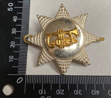 Load image into Gallery viewer, WW1 / WW2 British Army Musician&#39;s dress uniform cap badge. - The Militaria Shop
