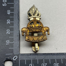 Load image into Gallery viewer, WW1 / WW2 British Army Royal Army Education Corps White Metal &amp; Brass Cap Badge
