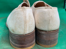 Charger l&#39;image dans la galerie, Original WW2 British Army Women&#39;s White Summer Shoes - ATS WAAF - Size 230s

