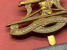 Load image into Gallery viewer, WW2 South African Army Regiment President Steyn  Armoured Regiment Cap Badge.
