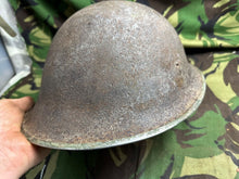 Charger l&#39;image dans la galerie, Genuine British / Canadian Army Mark 3 Turtle Helmet - Original WW2 Helmet
