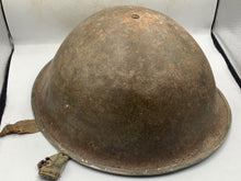 Lade das Bild in den Galerie-Viewer, Original WW2 Canadian / British Army Mk3 Turtle Helmet - Complete
