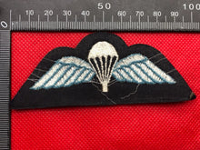 Charger l&#39;image dans la galerie, Genuine British Army Paratrooper Parachute Jump Wings - RAF Wings
