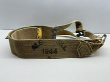 Charger l&#39;image dans la galerie, Original WW2 British Army L-Straps Pair 1944 Dated 37 Pattern Webbing
