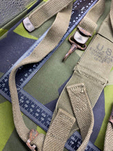 Load image into Gallery viewer, Original WW2 US Army Issue / Paratroopers Y-Straps / Suspenders / Yolk
