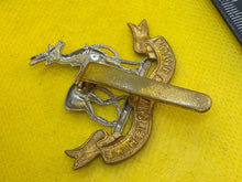 Load image into Gallery viewer, WW1 / WW2 British Army ROYAL WARWICKSHIRE REGIMENT White Metal &amp; Brass Cap Badge
