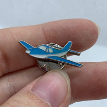 Lade das Bild in den Galerie-Viewer, RAF Aircraft Cessna - NEW British Army Military Cap/Tie/Lapel Pin Badge #91
