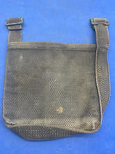 Charger l&#39;image dans la galerie, WW2 British Army / RAF 37 Pattern Webbing Water Bottle Carrier Harness 1940 Date
