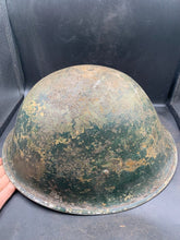 Lade das Bild in den Galerie-Viewer, British / Canadian Army WW2 Mk3 Turtle Helmet - Complete with Liner
