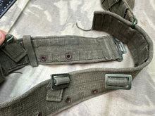 Charger l&#39;image dans la galerie, Original WW2 British Army 44 Pattern Soldiers Belt - 36&quot; Waist
