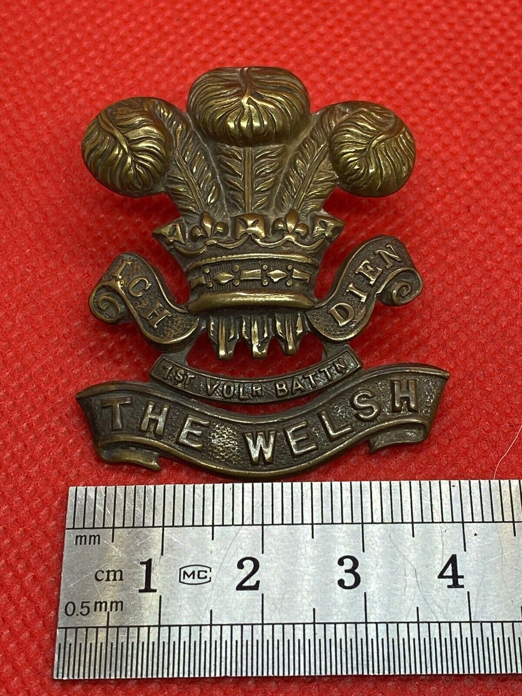 Original Victorian British Army 1st Volunteer Battalion THE WELSH Cap Badge