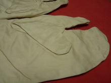 Load image into Gallery viewer, Original WW2 British Army Gunners Winter White Gloves - 1942
