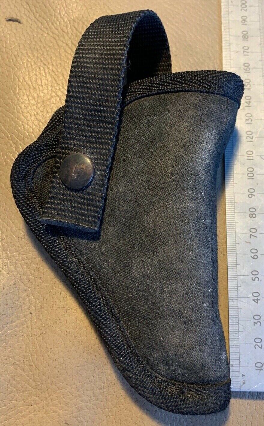 A Black Fabric Pistol Holster - Smith & Wesson - Size 32/62 - B38