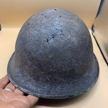 Charger l&#39;image dans la galerie, Original WW2 British / Canadian Army Mk3 Hight Rivet Turtle Army Combat Helmet
