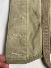 Load image into Gallery viewer, Original WW2 US Army M1928 Haversack Pack Tail
