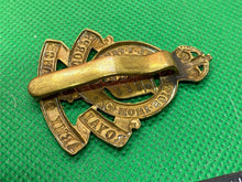 Load image into Gallery viewer, Original WW1 / WW2 British Army - Royal Army Ordnance Corps Cap Badge
